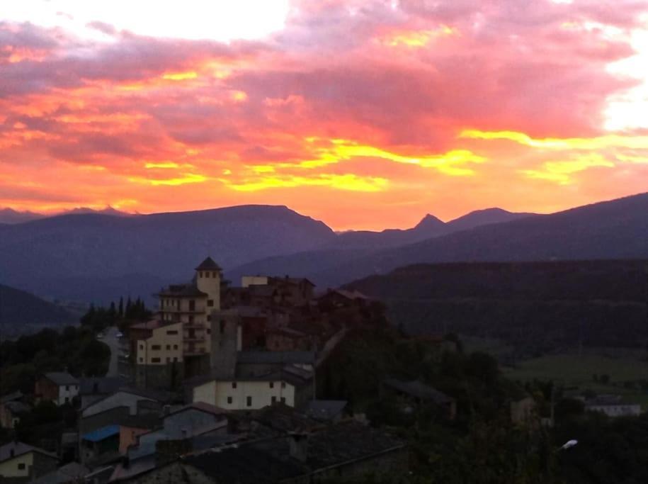 Apartament Gran Pirineu Montferrer Zewnętrze zdjęcie