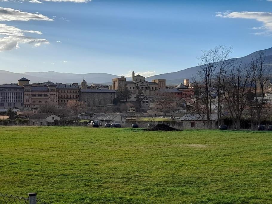Apartament Gran Pirineu Montferrer Zewnętrze zdjęcie